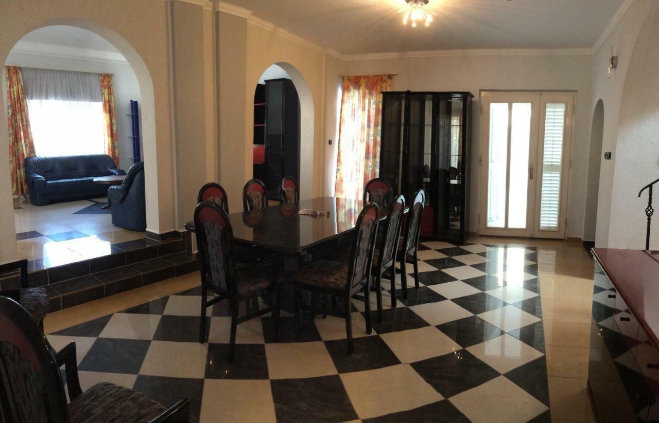 Nikolux Apartman Хайдусобосло Экстерьер фото